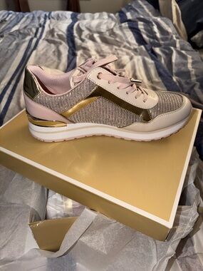 Michael Kors Blush Pink and Gold Metallic Knit Runner